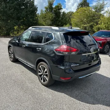 More photos of 2019 Nissan Rogue SL at Indy Auto Man - Indianapolis, IN