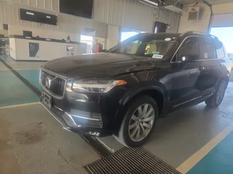 Photos of 2019 Volvo XC90 T6 Momentum for sale in Indianapolis, IN at Indy Auto Man - Indianapolis
