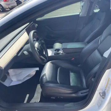 More photos of 2021 Tesla Model 3 Long Range at Indy Auto Man - Indianapolis, IN