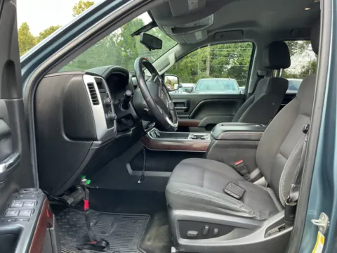 More photos of 2014 GMC Sierra 1500 SLE at Indy Auto Man - Indianapolis, IN