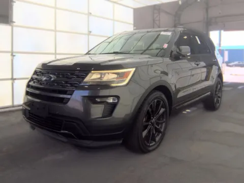 Photos of 2019 Ford Explorer XLT for sale in Indianapolis, IN at Indy Auto Man - Indianapolis