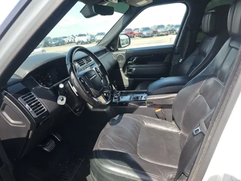 More photos of 2019 Land Rover Range Rover 5.0L V8 Supercharged Autobiography at Indy Auto Man - Indianapolis, IN