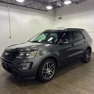 Photos of 2017 Ford Explorer Sport for sale in Indianapolis, IN at Indy Auto Man - Indianapolis