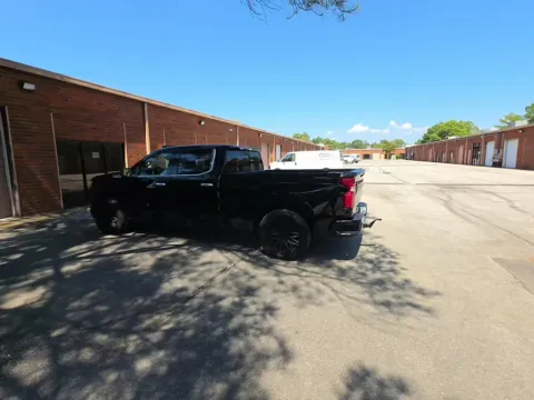 More photos of 2019 Chevrolet Silverado 1500 High Country at Indy Auto Man - Indianapolis, IN