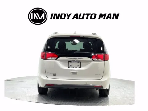 More photos of 2020 Chrysler Pacifica Limited at Indy Auto Man - Indianapolis, IN
