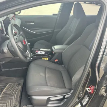 More photos of 2020 Toyota Corolla SE at Indy Auto Man - Indianapolis, IN