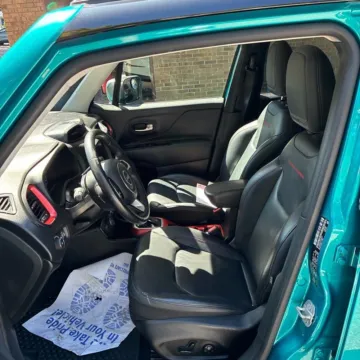 More photos of 2020 Jeep Renegade Trailhawk at Indy Auto Man - Indianapolis, IN