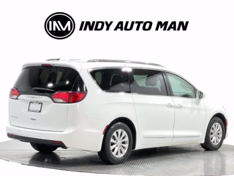 More photos of 2019 Chrysler Pacifica Touring L at Indy Auto Man - Indianapolis, IN