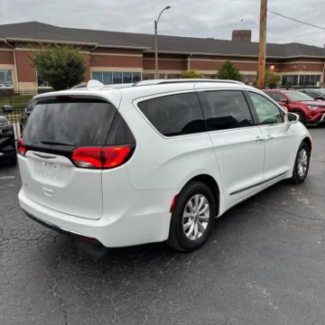 Another view of 2019 Chrysler Pacifica Touring L for sale in Indianapolis, IN at Indy Auto Man - Indianapolis