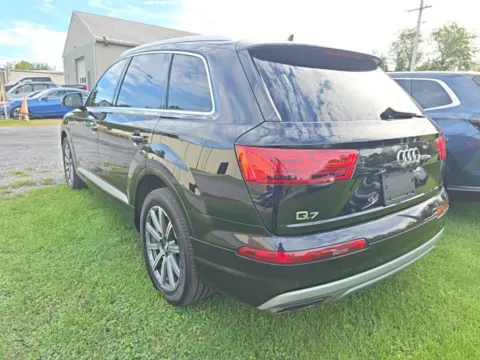 More photos of 2019 Audi Q7 55 Premium Plus quattro at Indy Auto Man - Indianapolis, IN