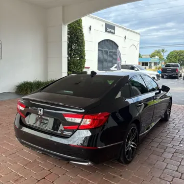 More photos of 2021 Honda Accord Hybrid Touring at Indy Auto Man - Indianapolis, IN