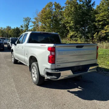More photos of 2019 Chevrolet Silverado 1500 LT at Indy Auto Man - Indianapolis, IN