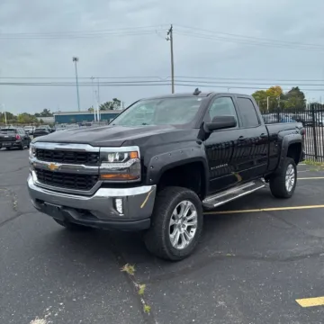 Photos of 2016 Chevrolet Silverado 1500 LT LT1 for sale in Indianapolis, IN at Indy Auto Man - Indianapolis