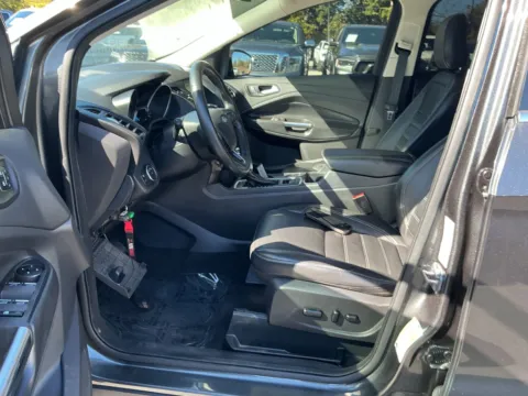 More photos of 2019 Ford Escape Titanium at Indy Auto Man - Indianapolis, IN