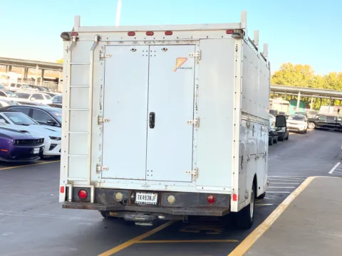 Another view of 2005 Chevrolet Express Van G3500 Cutaway for sale in Indianapolis, IN at Indy Auto Man - Indianapolis