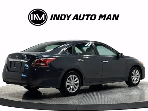 More photos of 2013 Nissan Altima 2.5 S at Indy Auto Man - Indianapolis, IN
