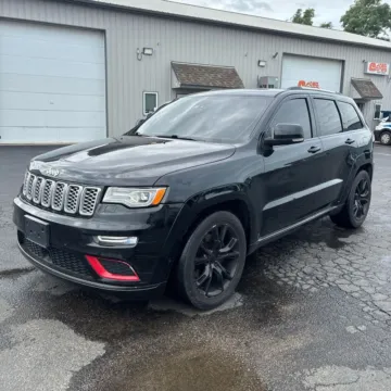 Photos of 2017 Jeep Grand Cherokee Summit for sale in Indianapolis, IN at Indy Auto Man - Indianapolis