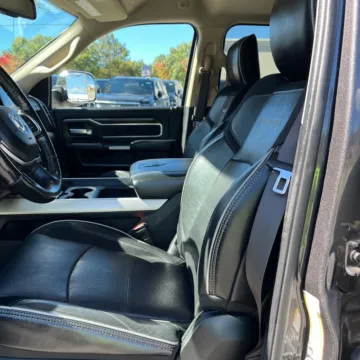 More photos of 2019 Ram 2500 Laramie at Indy Auto Man - Indianapolis, IN