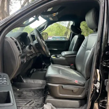 More photos of 2021 Ram 2500 Tradesman at Indy Auto Man - Indianapolis, IN