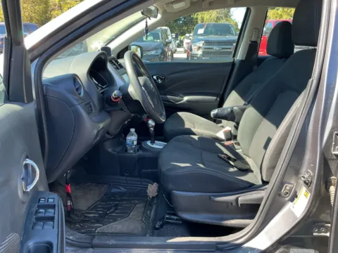 More photos of 2018 Nissan Versa 1.6 SV at Indy Auto Man - Indianapolis, IN