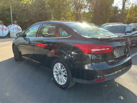 More photos of 2016 Ford Focus Titanium at Indy Auto Man - Indianapolis, IN