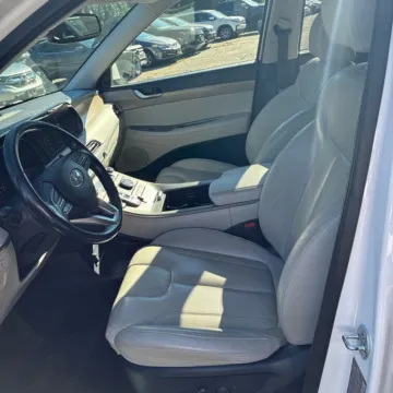 More photos of 2021 Hyundai Palisade SEL at Indy Auto Man - Indianapolis, IN