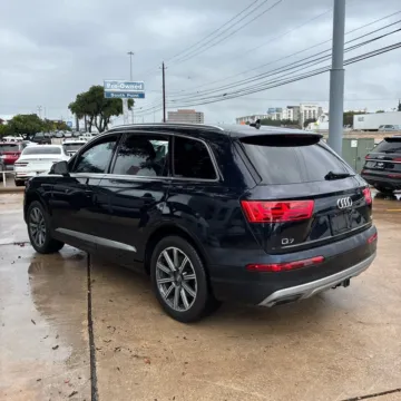 More photos of 2017 Audi Q7 3.0T Premium Plus quattro at Indy Auto Man - Indianapolis, IN