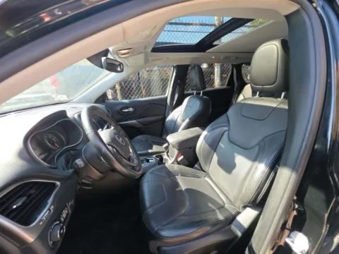 More photos of 2019 Jeep Cherokee Limited at Indy Auto Man - Indianapolis, IN