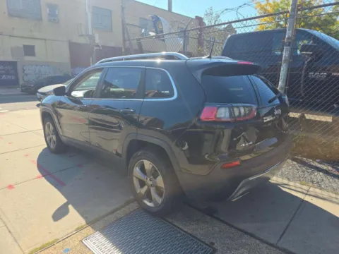 More photos of 2019 Jeep Cherokee Limited at Indy Auto Man - Indianapolis, IN