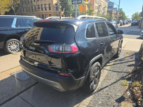 Another view of 2019 Jeep Cherokee Limited for sale in Indianapolis, IN at Indy Auto Man - Indianapolis