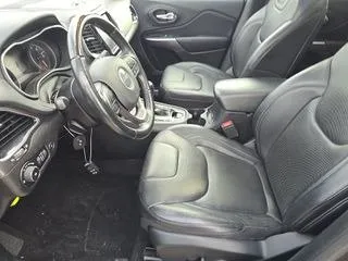 More photos of 2019 Jeep Cherokee Overland at Indy Auto Man - Indianapolis, IN