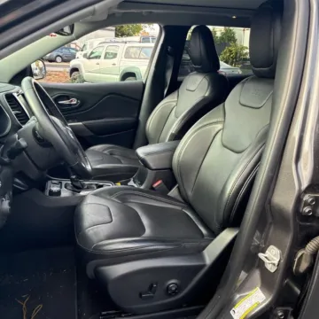 More photos of 2019 Jeep Cherokee Limited at Indy Auto Man - Indianapolis, IN