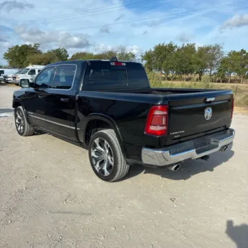More photos of 2019 Ram 1500 Limited at Indy Auto Man - Indianapolis, IN