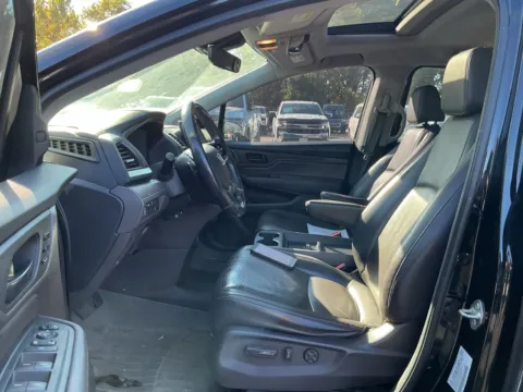 Photos of 2020 Honda Odyssey EX-L for sale in Indianapolis, IN at Indy Auto Man - Indianapolis