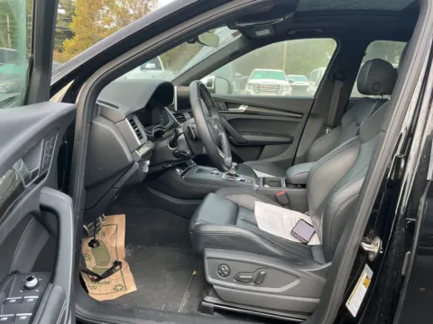 More photos of 2018 Audi SQ5 3.0T Prestige quattro at Indy Auto Man - Indianapolis, IN