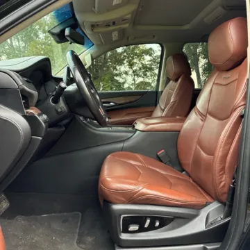 More photos of 2019 Cadillac Escalade Premium Luxury at Indy Auto Man - Indianapolis, IN