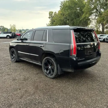 More photos of 2019 Cadillac Escalade Premium Luxury at Indy Auto Man - Indianapolis, IN