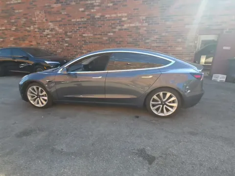 More photos of 2020 Tesla Model 3 at Indy Auto Man - Indianapolis, IN