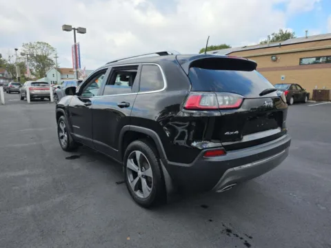 Another view of 2019 Jeep Cherokee Limited for sale in Indianapolis, IN at Indy Auto Man - Indianapolis