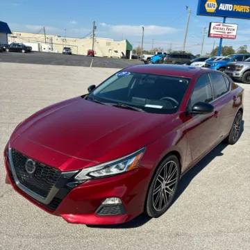 Photos of 2019 Nissan Altima 2.5 SR for sale in Indianapolis, IN at Indy Auto Man - Indianapolis
