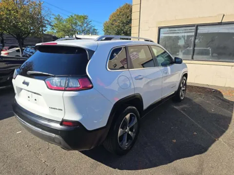 Another view of 2019 Jeep Cherokee Limited for sale in Indianapolis, IN at Indy Auto Man - Indianapolis