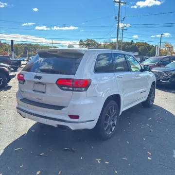 Another view of 2020 Jeep Grand Cherokee Overland for sale in Indianapolis, IN at Indy Auto Man - Indianapolis