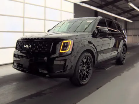 Photos of 2022 Kia Telluride SX for sale in Indianapolis, IN at Indy Auto Man - Indianapolis