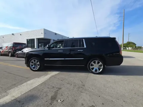 More photos of 2019 Cadillac Escalade ESV Premium at Indy Auto Man - Indianapolis, IN