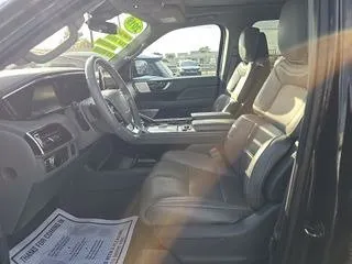 More photos of 2019 Lincoln Navigator L Reserve at Indy Auto Man - Indianapolis, IN