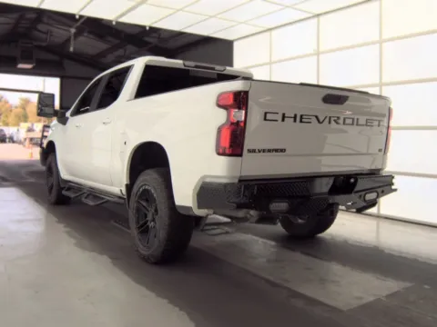 More photos of 2020 Chevrolet Silverado 1500 LT at Indy Auto Man - Indianapolis, IN