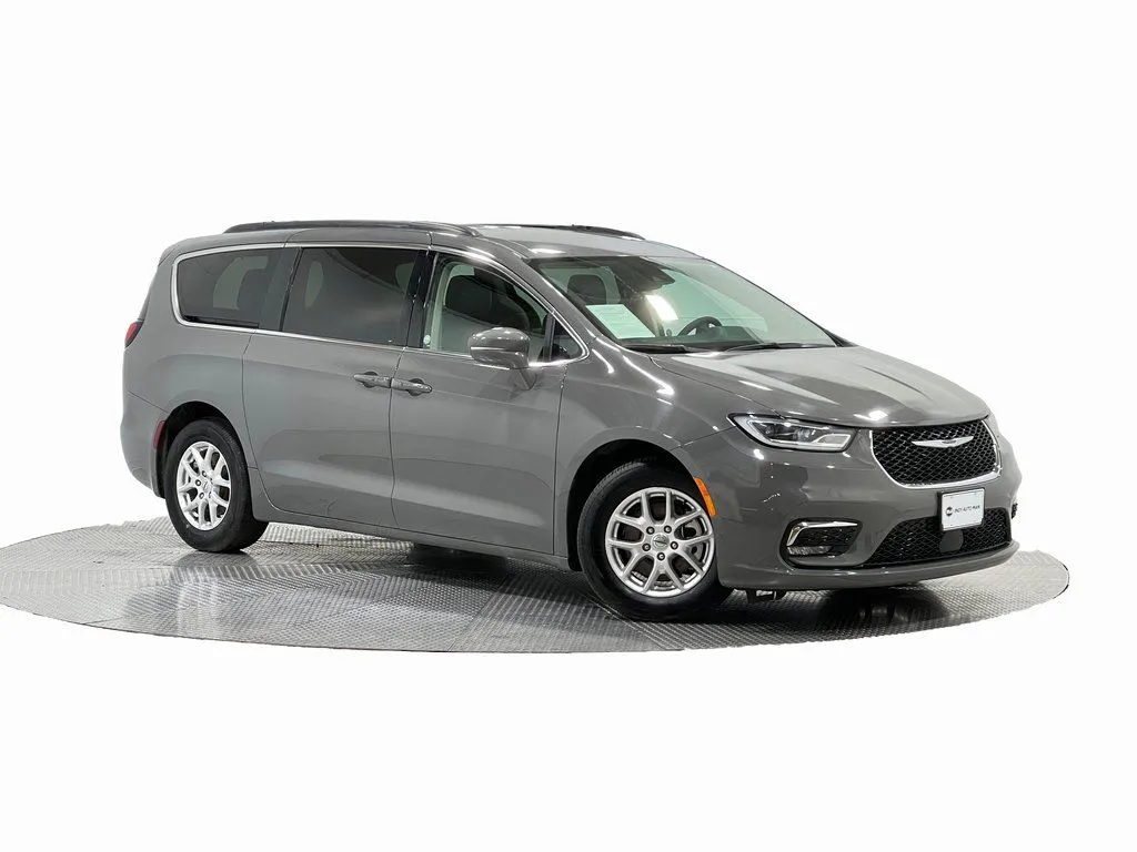 2022 Chrysler Pacifica Touring L for sale in Indianapolis, IN