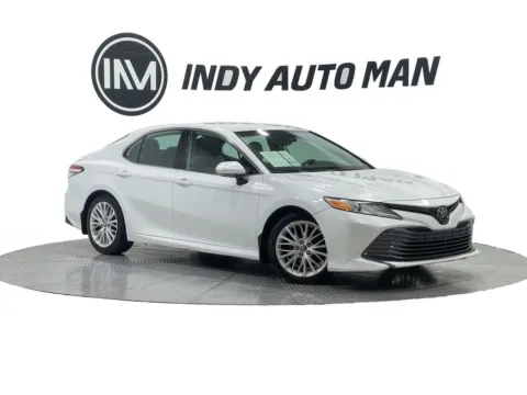 White 2019 Toyota Camry XLE for sale in Indianapolis, IN