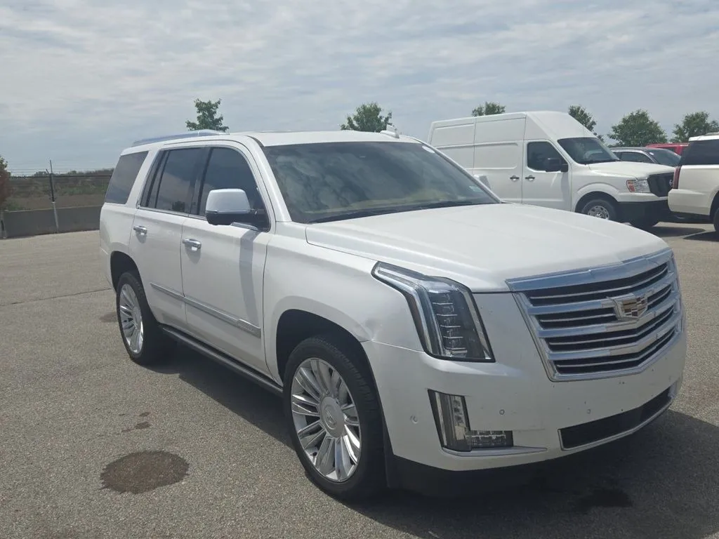 White 2017 Cadillac Escalade Platinum Edition for sale in Indianapolis, IN