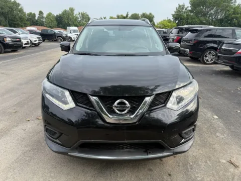 Photos of 2016 Nissan Rogue SV for sale in Indianapolis, IN at Indy Auto Man